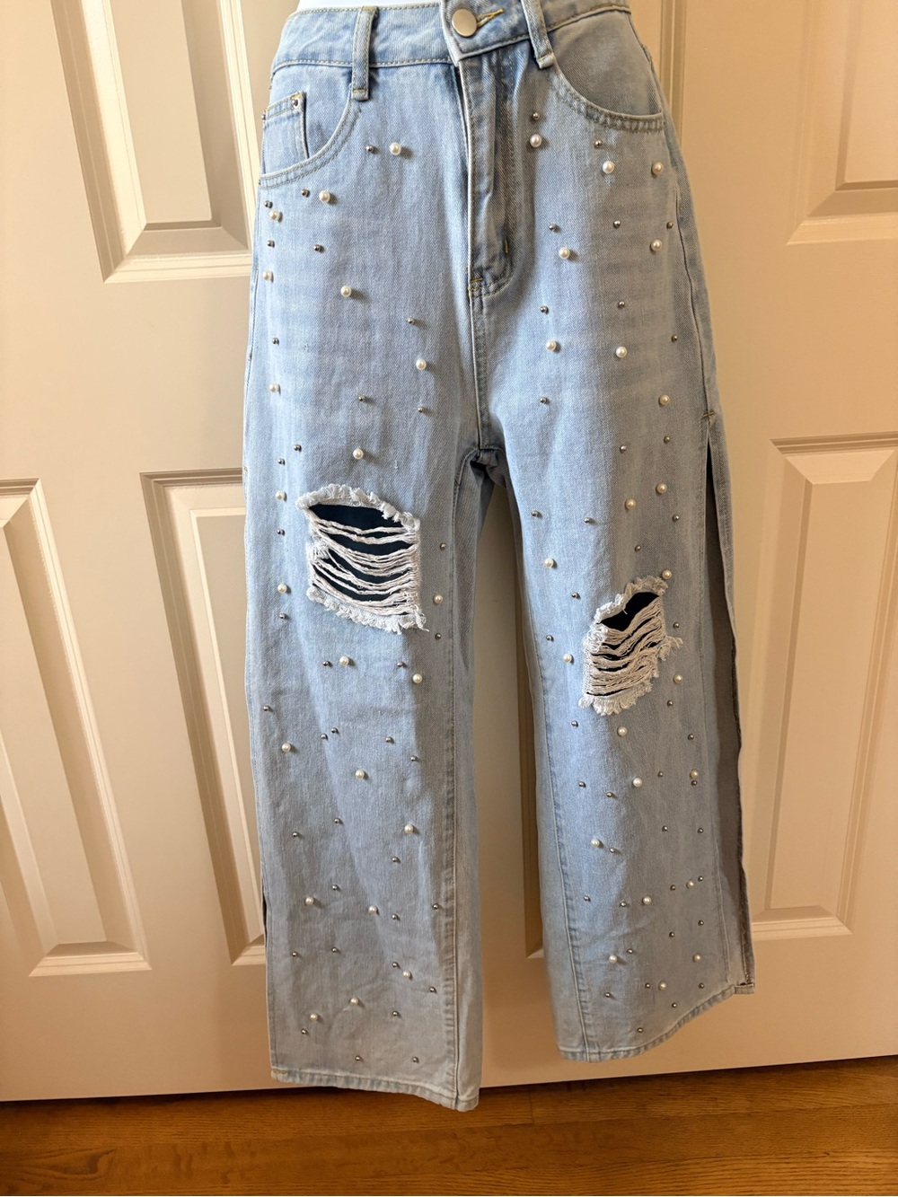 Wide wide leg Jean pants, Pearl-Embellished, long side slit. Size XS. Country go - Picture 2 of 10